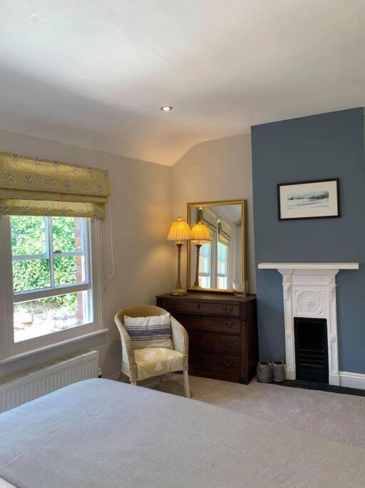 Beautiful Georgian Cottage Within A Private Walled Garden Oakham Buitenkant foto
