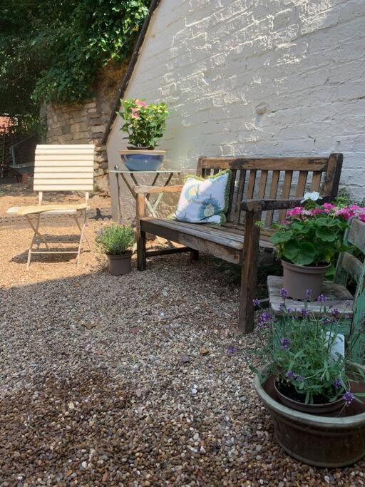 Beautiful Georgian Cottage Within A Private Walled Garden Oakham Buitenkant foto