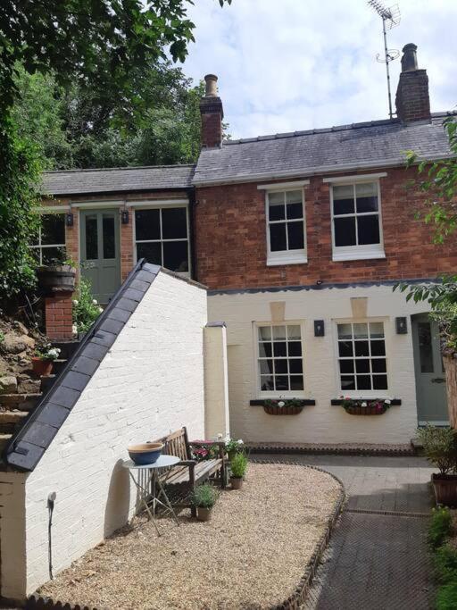 Beautiful Georgian Cottage Within A Private Walled Garden Oakham Buitenkant foto