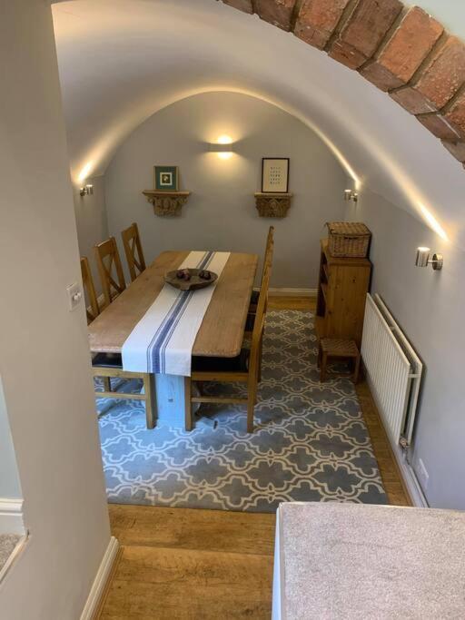 Beautiful Georgian Cottage Within A Private Walled Garden Oakham Buitenkant foto